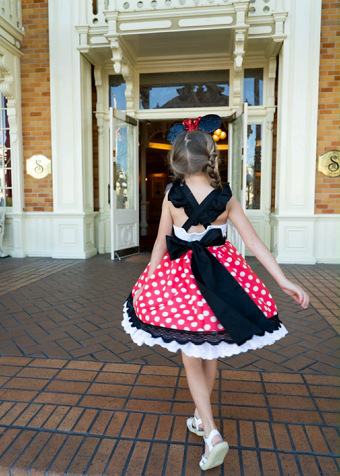 Extras (2026 Character Surprises) Mouse Pals Dress